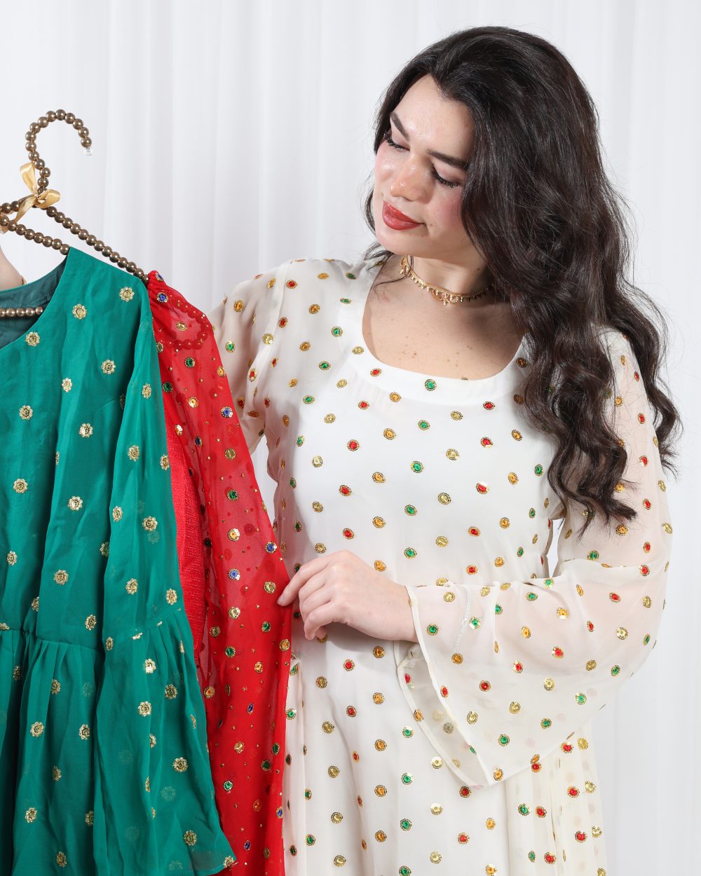 ثوب شيفون مطرز